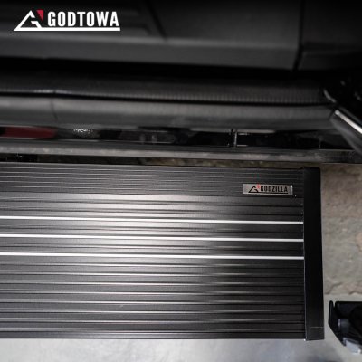 GODZILLA SIDE STEP บันไดสไลด์ไฟฟ้าสำหรับ Toyota Majesty