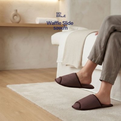 Waffle Slippers - รองเท้าสลิปเปอร์ผ้าวัฟเฟิล