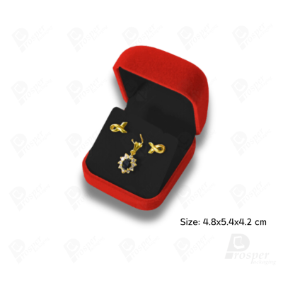 จัดเต็มกล่องใส่ชุดเครื่องประดับกำมะหยี่สีแดง/ดำ มีทรงสี่เหลี่ยมและหัวใจ ใส่โชว์เครื่องประดับได้ครบ