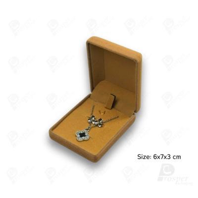 จัดเต็มกล่องกำมะหยี่ใส่เครื่องประดับชุดสีครีม แบบหัวใจและสี่เหลี่ยม ใส่โชว์ชุดเครื่องประดับ ทองแท่ง จิวเวอรี่เซ็ตสินสอด