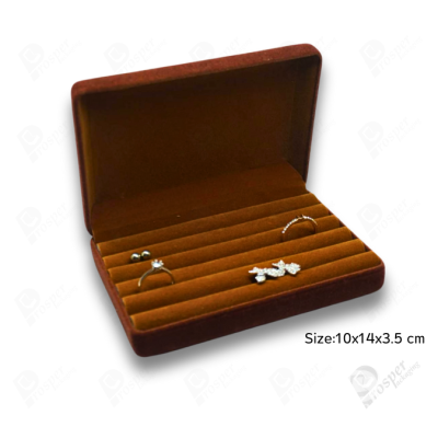 จัดเต็มกล่องกำมะหยี่ใส่เครื่องประดับสีน้ำตาล มีทรงสี่เหลี่ยมและหัวใจ จัดเก็บเครื่องประดับ ทองแท่ง จิวเวอรี่เซ็ตสินสอด