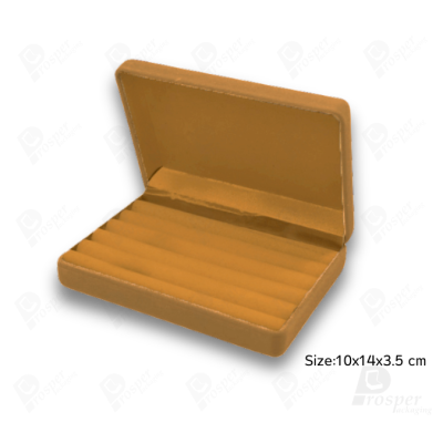 จัดเต็มกล่องกำมะหยี่ใส่เครื่องประดับชุดสีครีม แบบหัวใจและสี่เหลี่ยม ใส่โชว์ชุดเครื่องประดับ ทองแท่ง จิวเวอรี่เซ็ตสินสอด