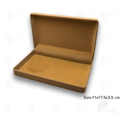 จัดเต็มกล่องกำมะหยี่ใส่เครื่องประดับชุดสีครีม แบบหัวใจและสี่เหลี่ยม ใส่โชว์ชุดเครื่องประดับ ทองแท่ง จิวเวอรี่เซ็ตสินสอด