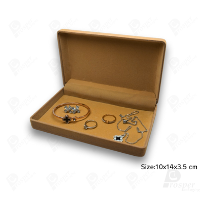 จัดเต็มกล่องกำมะหยี่ใส่เครื่องประดับชุดสีครีม แบบหัวใจและสี่เหลี่ยม ใส่โชว์ชุดเครื่องประดับ ทองแท่ง จิวเวอรี่เซ็ตสินสอด