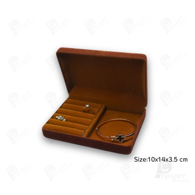 รวมกล่องกำมะหยี่เก็บเครื่องประดับ ภายในมีพื้นเรียบและฟูกใส่ต่างหูหรือแหวนได้อเนกประสงค์ (32R+ปร)