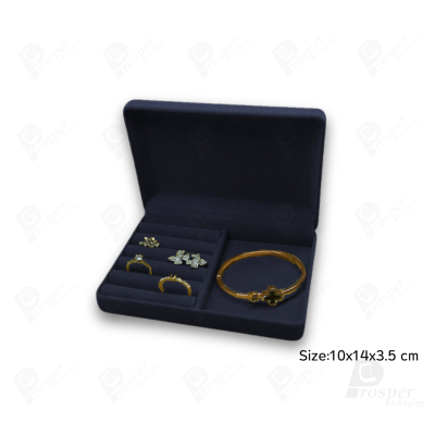 รวมกล่องกำมะหยี่เก็บเครื่องประดับ ภายในมีพื้นเรียบและฟูกใส่ต่างหูหรือแหวนได้อเนกประสงค์ (32R+ปร)