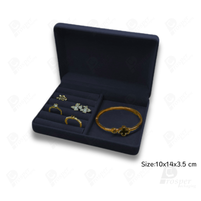 จัดเต็มกล่องกำมะหยี่ใส่เครื่องประดับชุดสีกรม มีทรงสี่เหลี่ยมและหัวใจ ใส่โชว์ชุดเครื่องประดับ ทองแท่ง จิวเวอรี่เซ็ตสินสอด