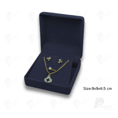 จัดเต็มกล่องกำมะหยี่ใส่เครื่องประดับชุดสีกรม มีทรงสี่เหลี่ยมและหัวใจ ใส่โชว์ชุดเครื่องประดับ ทองแท่ง จิวเวอรี่เซ็ตสินสอด