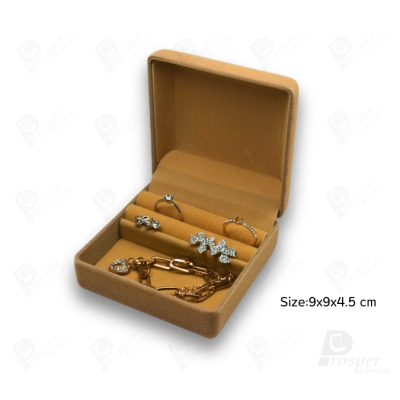 จัดเต็มกล่องกำมะหยี่ใส่เครื่องประดับชุดสีครีม แบบหัวใจและสี่เหลี่ยม ใส่โชว์ชุดเครื่องประดับ ทองแท่ง จิวเวอรี่เซ็ตสินสอด