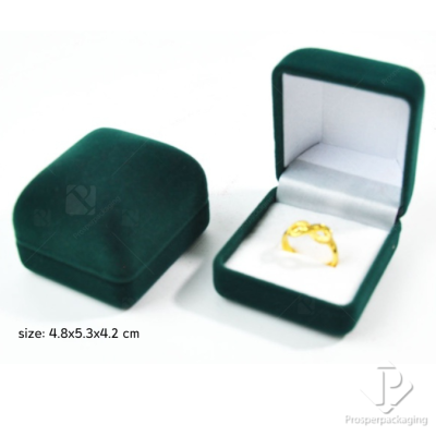 รวมกล่องกำมะหยี่ทรงสี่เหลี่ยมใส่แหวน หรือ ต่างหู เพิ่มมูลค่าและความสวยงามมอบเป็นของขวัญ (55F)