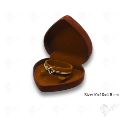 จัดเต็มกล่องกำมะหยี่ใส่เครื่องประดับสีน้ำตาล มีทรงสี่เหลี่ยมและหัวใจ จัดเก็บเครื่องประดับ ทองแท่ง จิวเวอรี่เซ็ตสินสอด