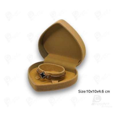 จัดเต็มกล่องกำมะหยี่ใส่เครื่องประดับชุดสีครีม แบบหัวใจและสี่เหลี่ยม ใส่โชว์ชุดเครื่องประดับ ทองแท่ง จิวเวอรี่เซ็ตสินสอด