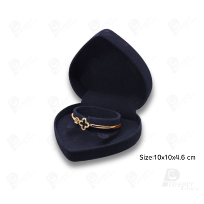 จัดเต็มกล่องกำมะหยี่ใส่เครื่องประดับชุดสีกรม มีทรงสี่เหลี่ยมและหัวใจ ใส่โชว์ชุดเครื่องประดับ ทองแท่ง จิวเวอรี่เซ็ตสินสอด