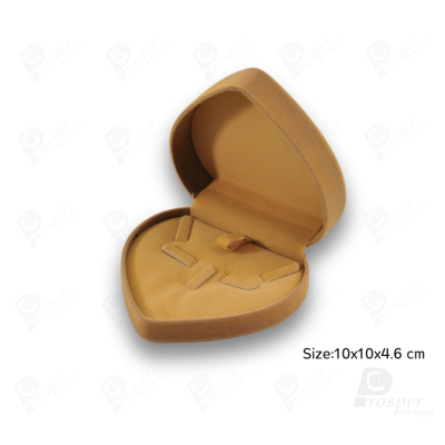 จัดเต็มกล่องกำมะหยี่ใส่เครื่องประดับชุดสีครีม แบบหัวใจและสี่เหลี่ยม ใส่โชว์ชุดเครื่องประดับ ทองแท่ง จิวเวอรี่เซ็ตสินสอด