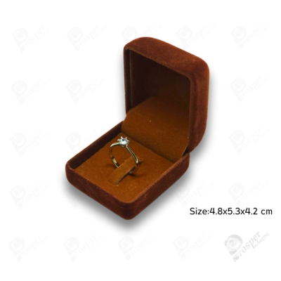 จัดเต็มกล่องกำมะหยี่ใส่เครื่องประดับสีน้ำตาล มีทรงสี่เหลี่ยมและหัวใจ จัดเก็บเครื่องประดับ ทองแท่ง จิวเวอรี่เซ็ตสินสอด