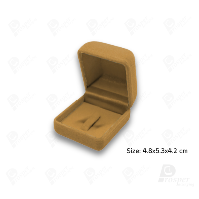 จัดเต็มกล่องกำมะหยี่ใส่เครื่องประดับชุดสีครีม แบบหัวใจและสี่เหลี่ยม ใส่โชว์ชุดเครื่องประดับ ทองแท่ง จิวเวอรี่เซ็ตสินสอด