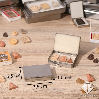 กล่องสแตนเลส กล่องเก็บของ กล่องเก็บพระเครื่อง สามารถใช่เก็บของได้หลากหลายตามต้องการ แข็งแรงใช่ได้นาน ภายในมีฟองน้ำ 2แผ่น