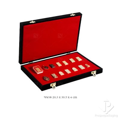 กล่องพระกันกลิ้ง กล่องใส่พระ กล่องเก็บพระเครื่อง จัดโชว์พระ พกพาได้สะดวกวางซ้อนกันได้หลายอัน มีหลากหลายขนาด สีดำในแดง