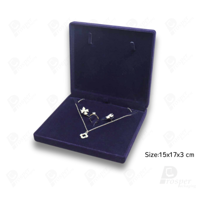 จัดเต็มกล่องกำมะหยี่ใส่เครื่องประดับชุดสีกรม มีทรงสี่เหลี่ยมและหัวใจ ใส่โชว์ชุดเครื่องประดับ ทองแท่ง จิวเวอรี่เซ็ตสินสอด