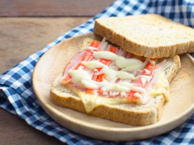 ขนมปังแผ่น