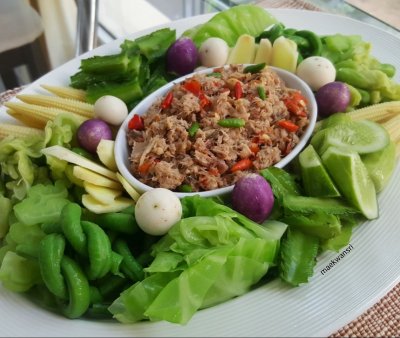 น้ำพริกปลาทู+ผักสด