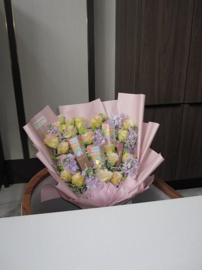 Make Up Flower Bouquet