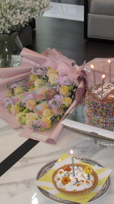 Make Up Flower Bouquet