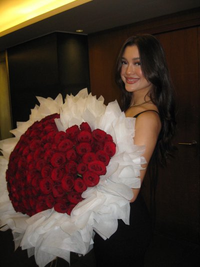 Valentines Day Heart Bouquet 100 Roses