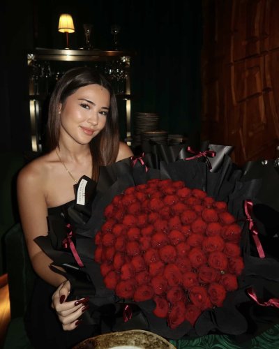 Valentines Day 100 Roses Bowtied Bouquet