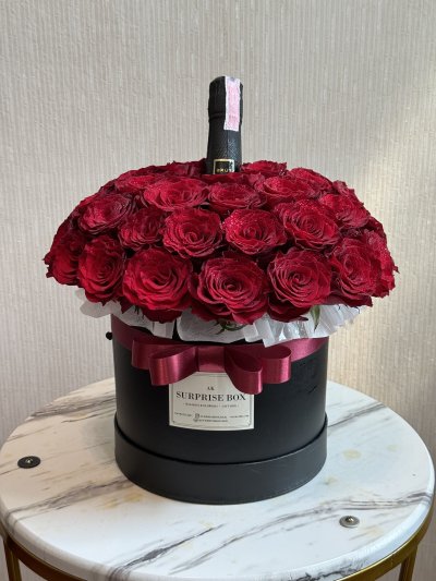 Red Roses Bloom Box XL {Not Including Alc}