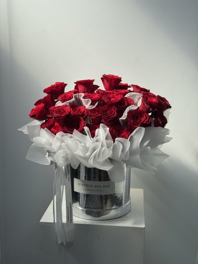 Asymmetrical Red Roses Box