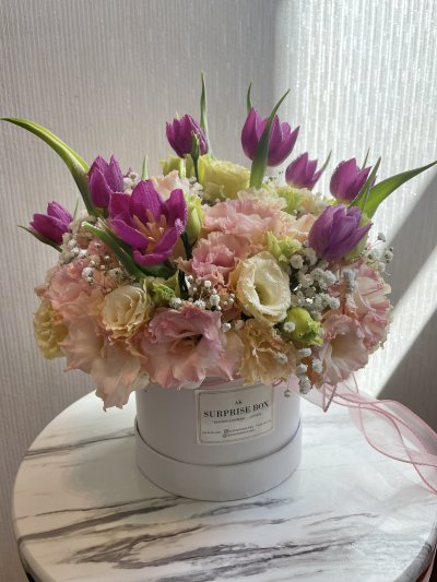 Purple Tulips Picnic Box