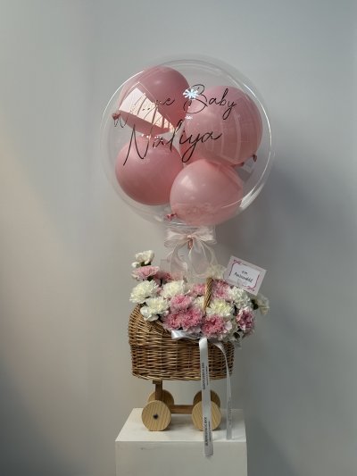 Baby cradle pink/white carnations