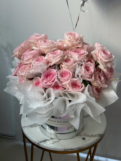 Asymmetrical Pink Roses Box