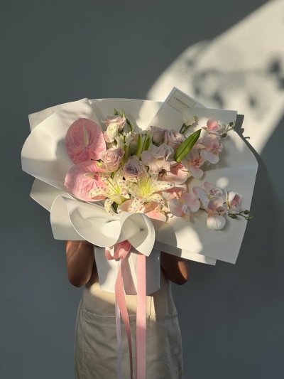 Bedazzle Gems Lily Bouquet