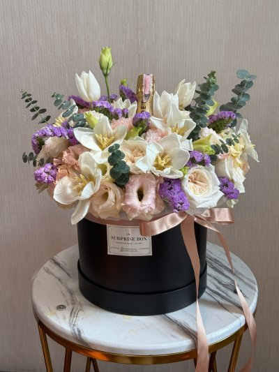 English Garden With Tulip Bloom Box