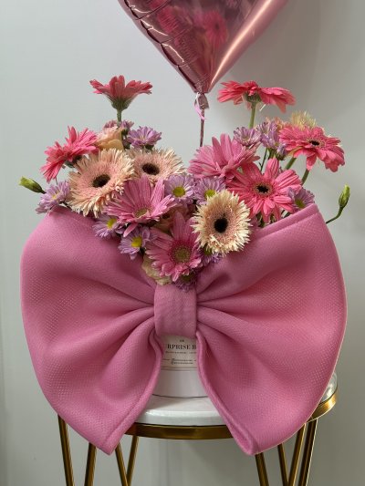 Bow Jumbo Gerbera Daisies Box