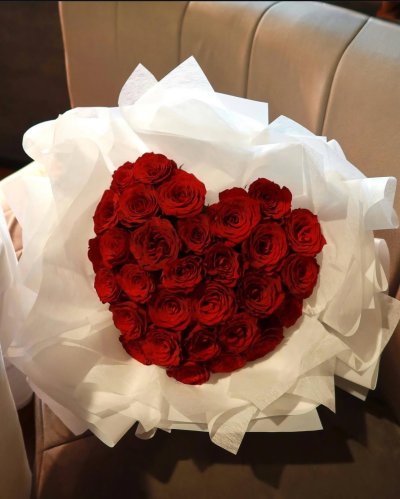 Valentines Day 20 Roses Heart Bouquet