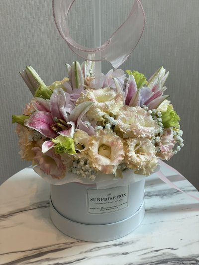 Blushing Peachy Lilies Box