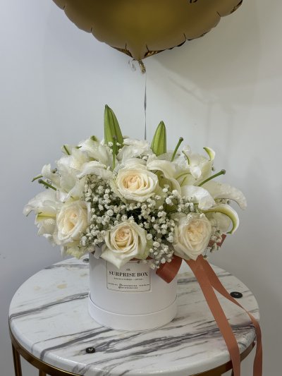 White Lilies and Roses Box S