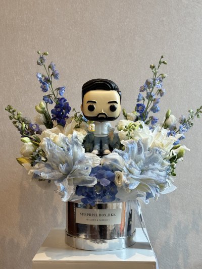 Blue Themed Box For Singha Beer