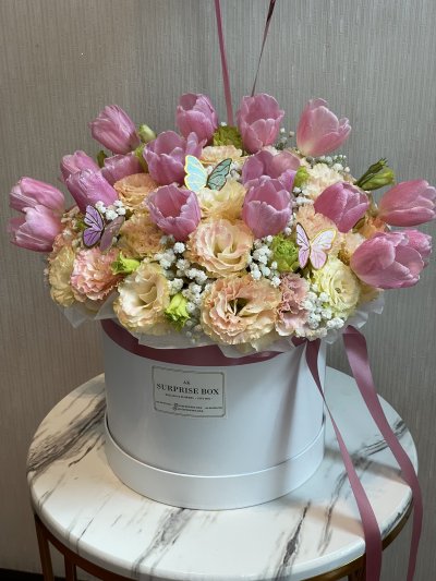 Pink Tulips Peachy Box
