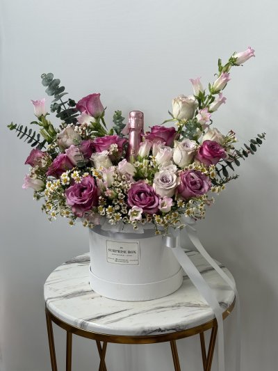 Blush & Plum Bloom Box L ( Not Inc Alcohol)