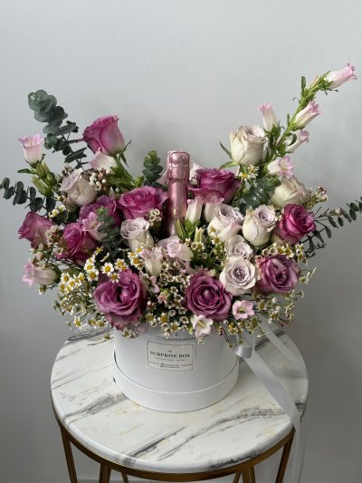 Blush & Plum Bloom Box L ( Not Inc Alcohol)