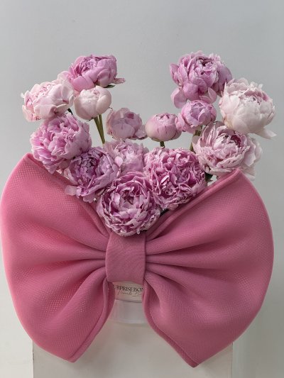 Peonies Bow Box 15-Stems