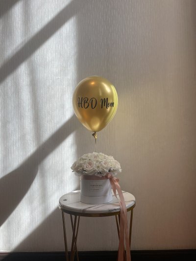 White Roses and Mum Box M