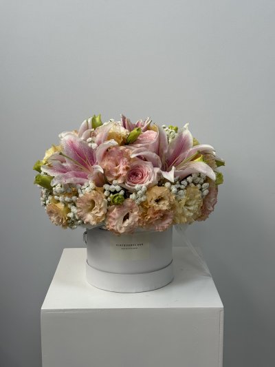 Peachy Pink Lilies and Roses Box