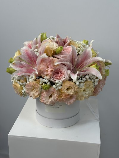 Peachy Pink Lilies and Roses Box