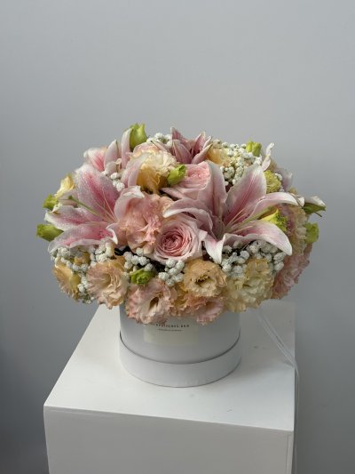 Peachy Pink Lilies and Roses Box