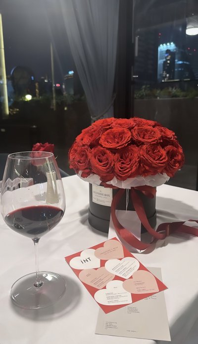 Valentines Day 30-40 Red Roses Classic Box